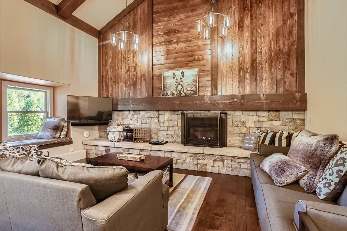 107 N HARRIS STREET 302