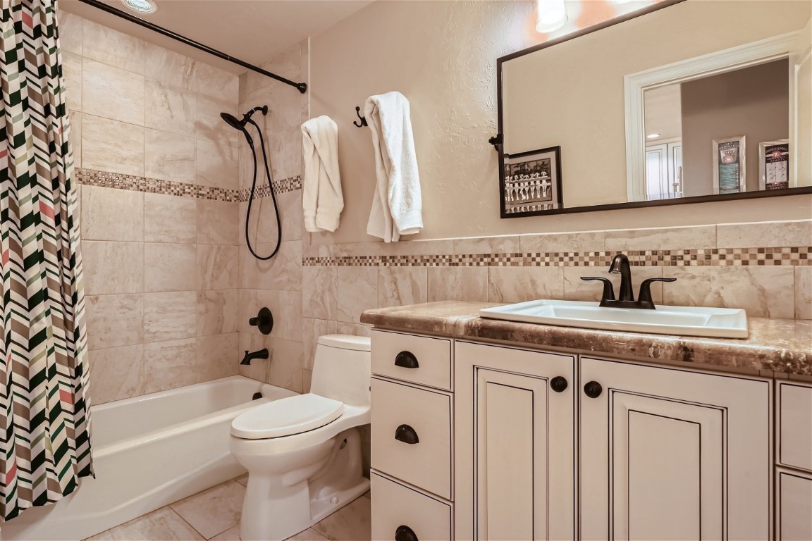 107 N HARRIS STREET 302