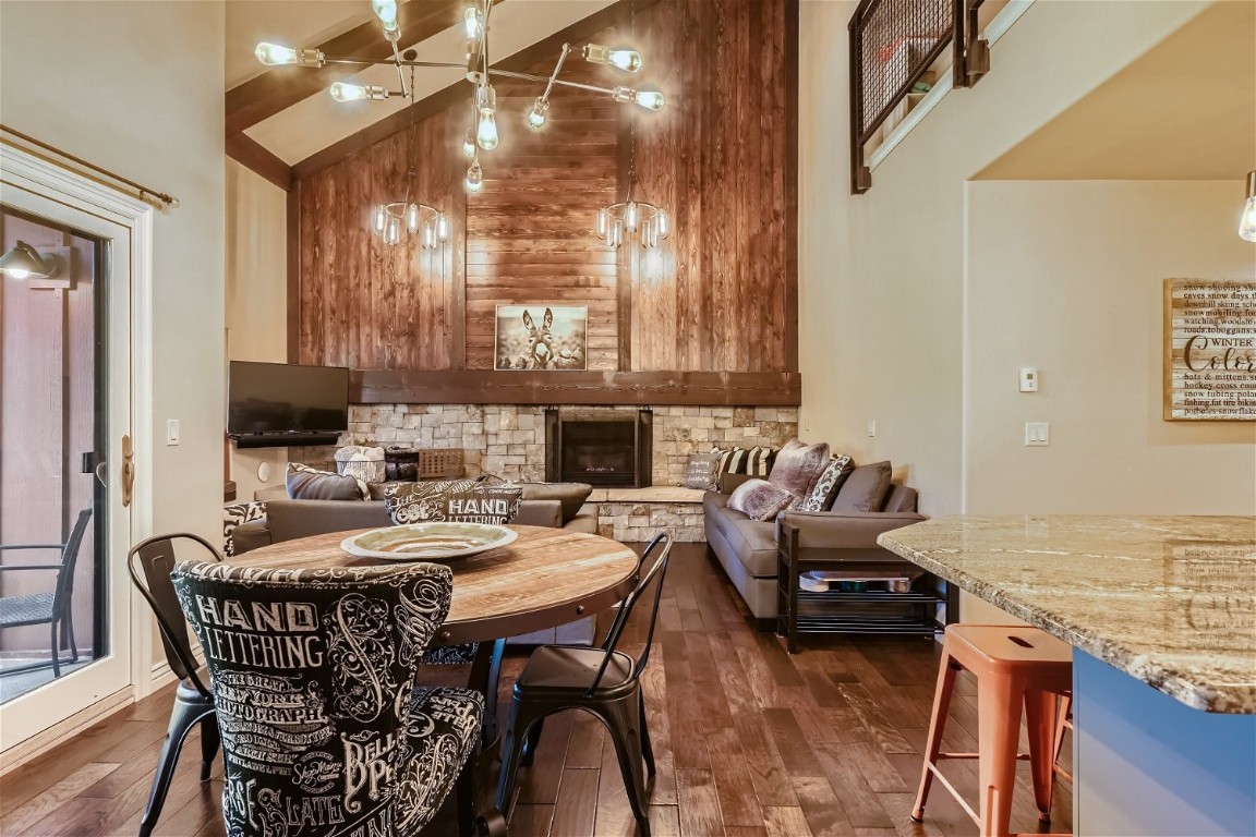 107 N HARRIS STREET 302