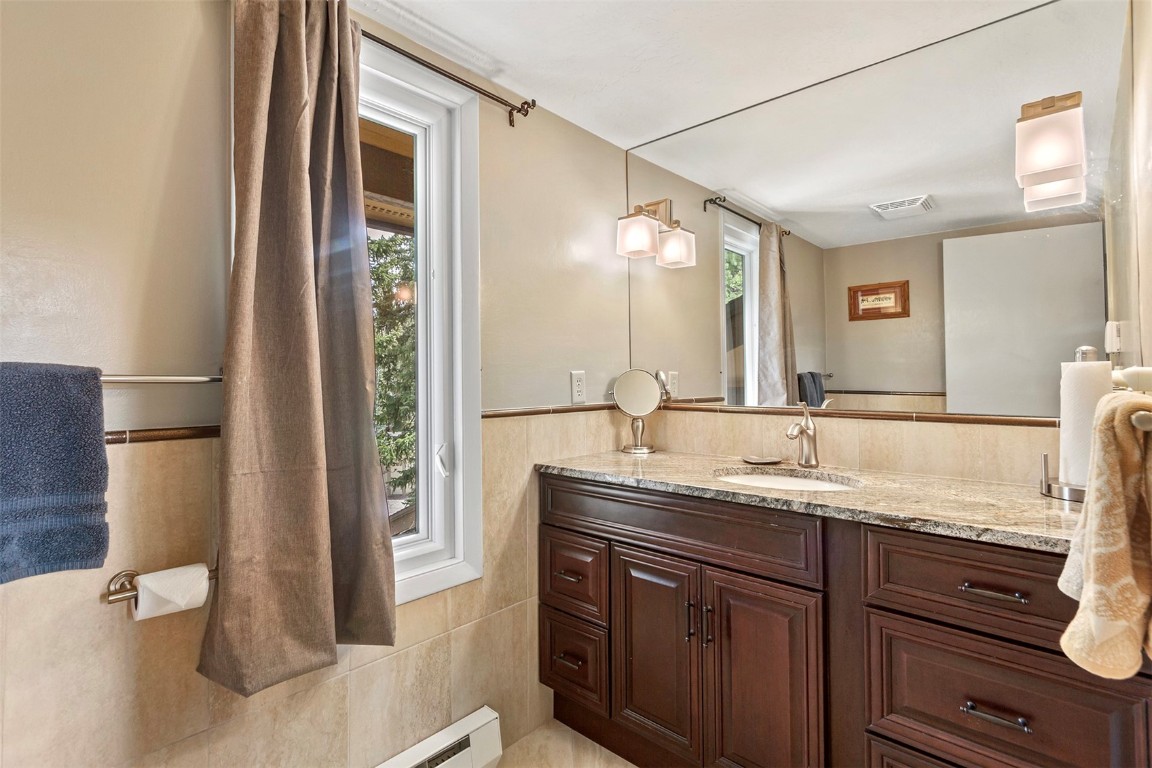 820 Columbine ROAD 18