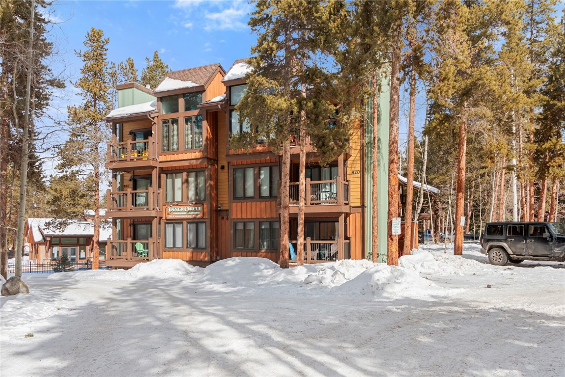 820 Columbine ROAD 18