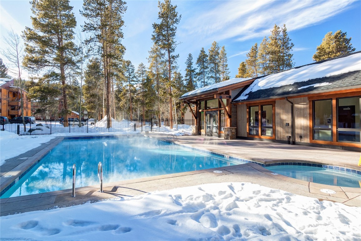 820 Columbine ROAD 18