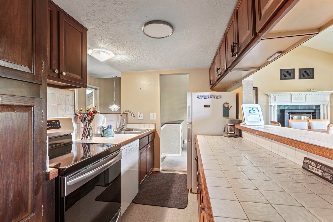 820 Columbine ROAD 18