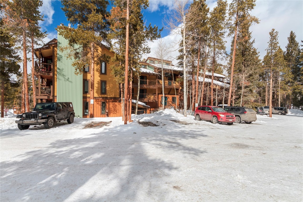 820 Columbine ROAD 18