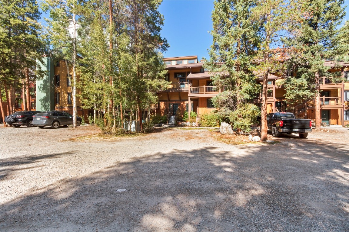 820 Columbine ROAD 18