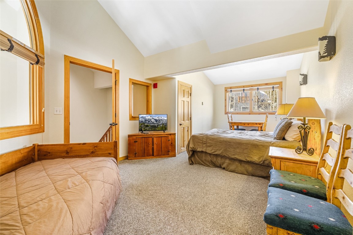 426 Kings Crown ROAD 426