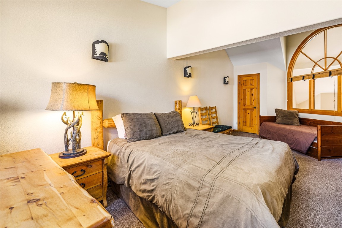 426 Kings Crown ROAD 426