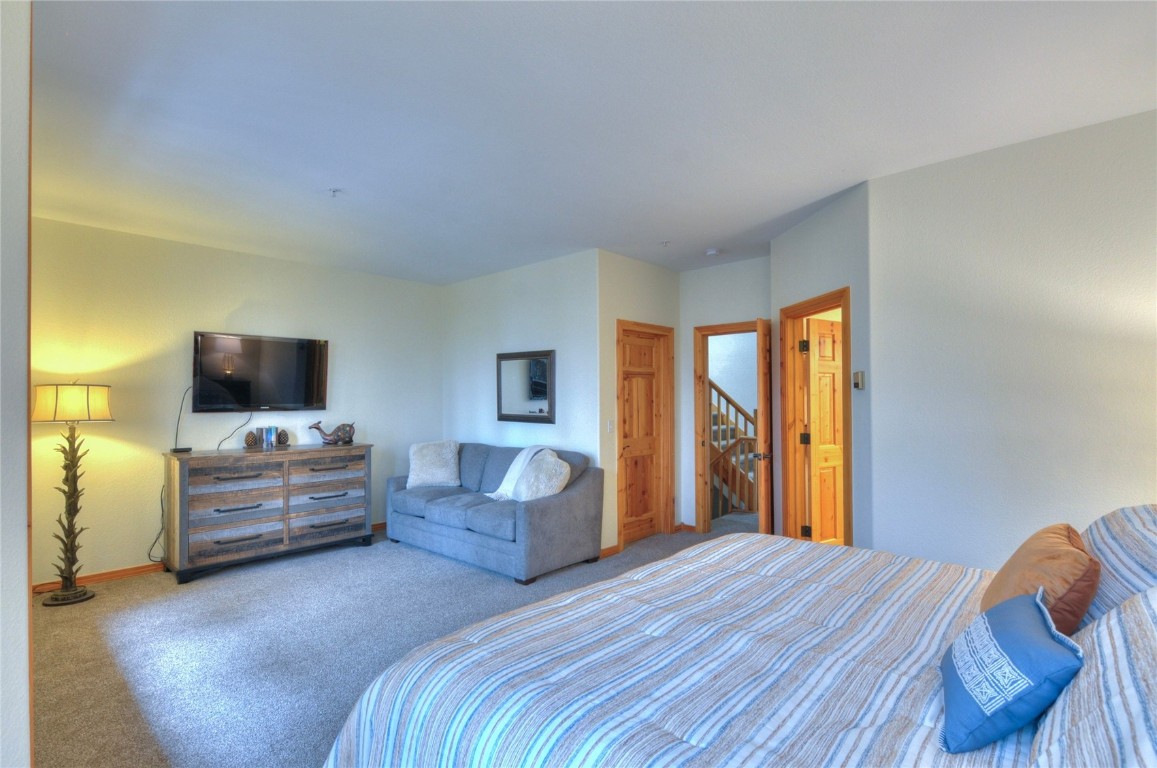 426 Kings Crown ROAD 426