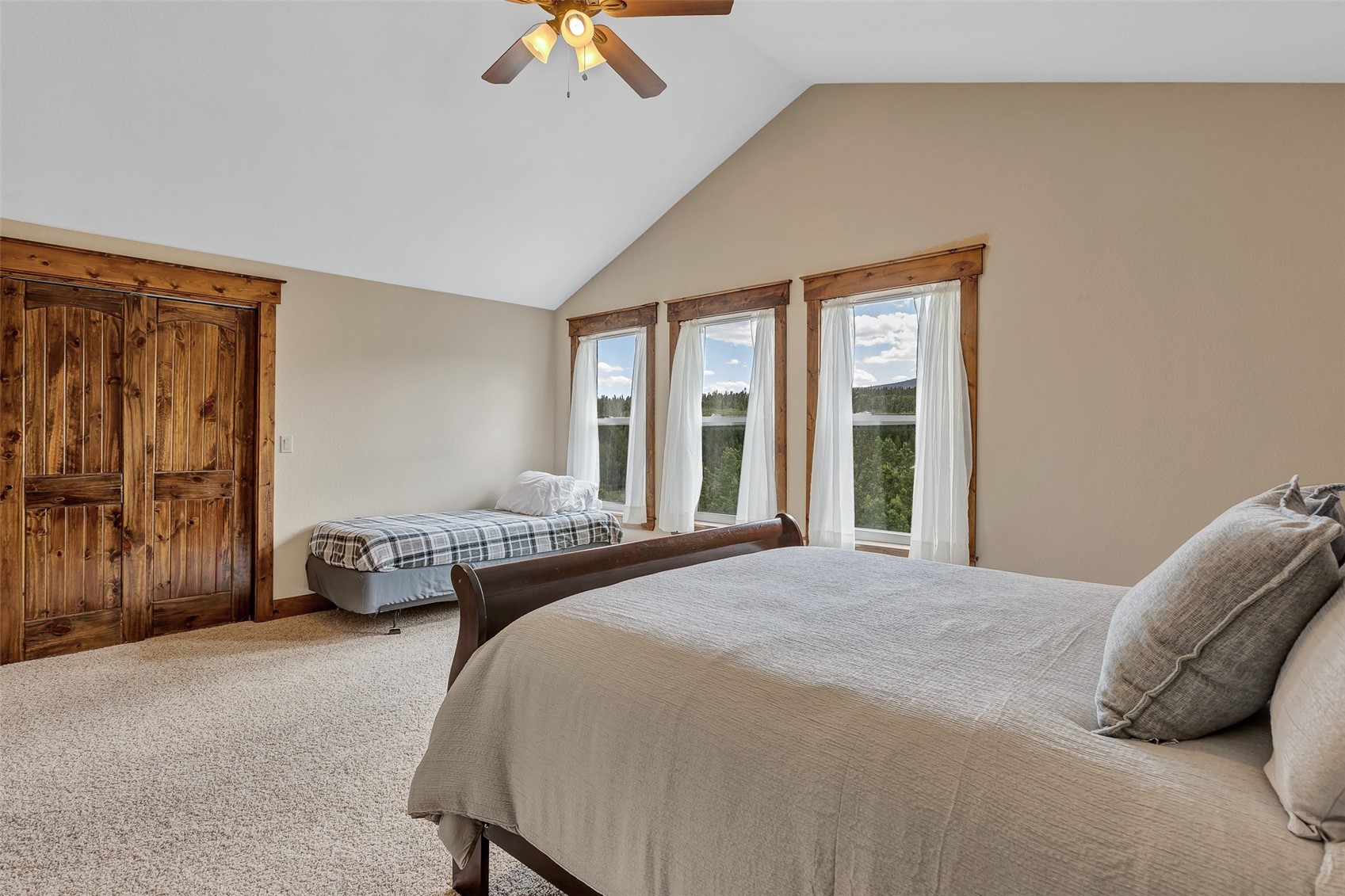 1424 Bluestem WAY