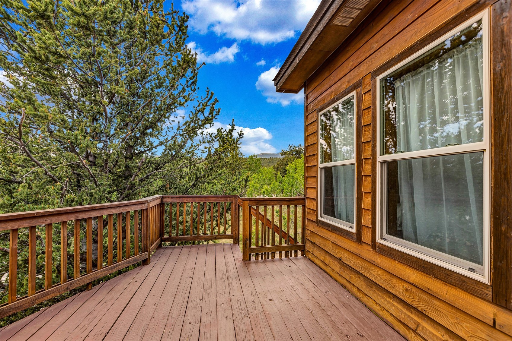 1424 Bluestem WAY