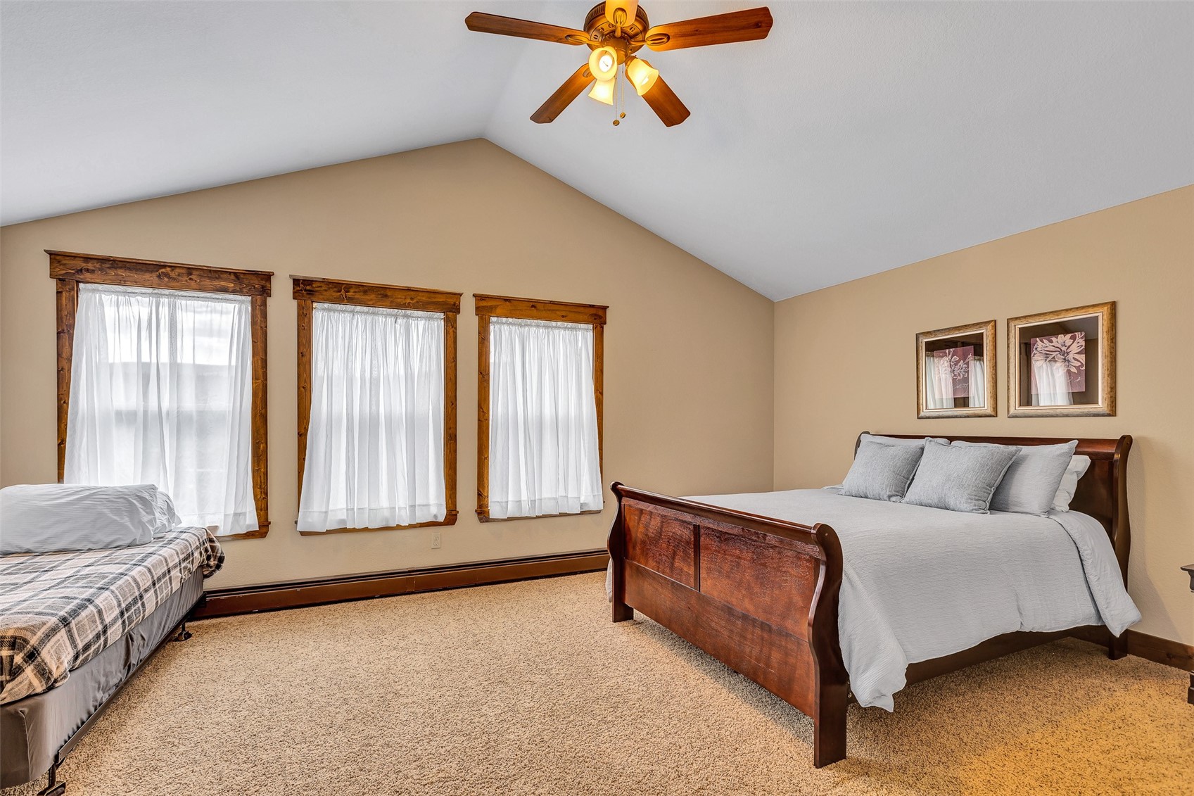 1424 Bluestem WAY