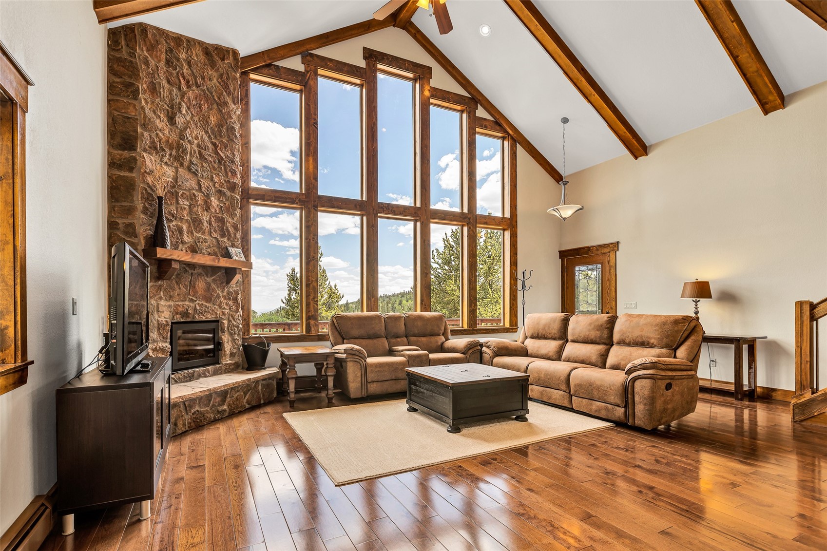 1424 Bluestem WAY