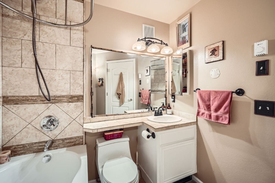 1517 Point DRIVE 17-102