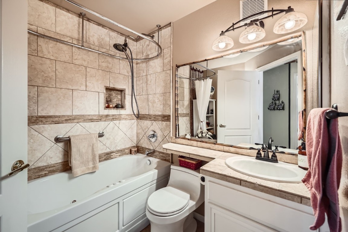 1517 Point DRIVE 17-102