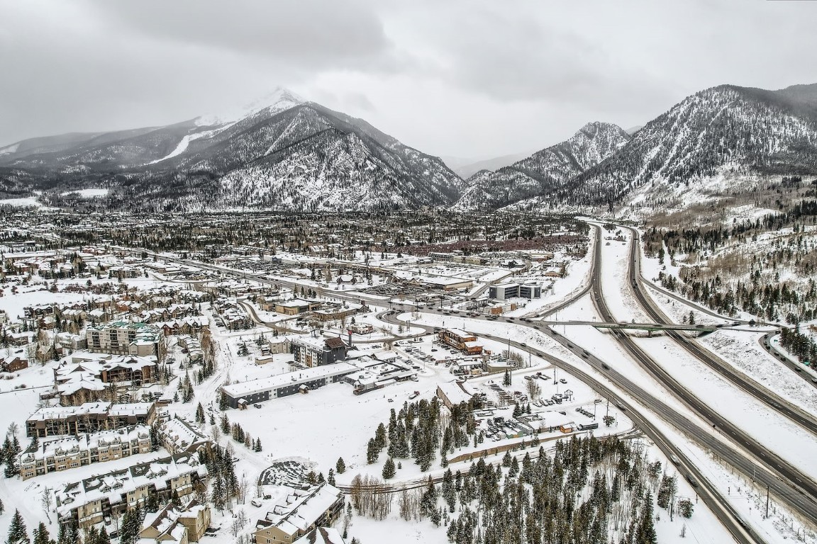 1517 Point DRIVE 17-102