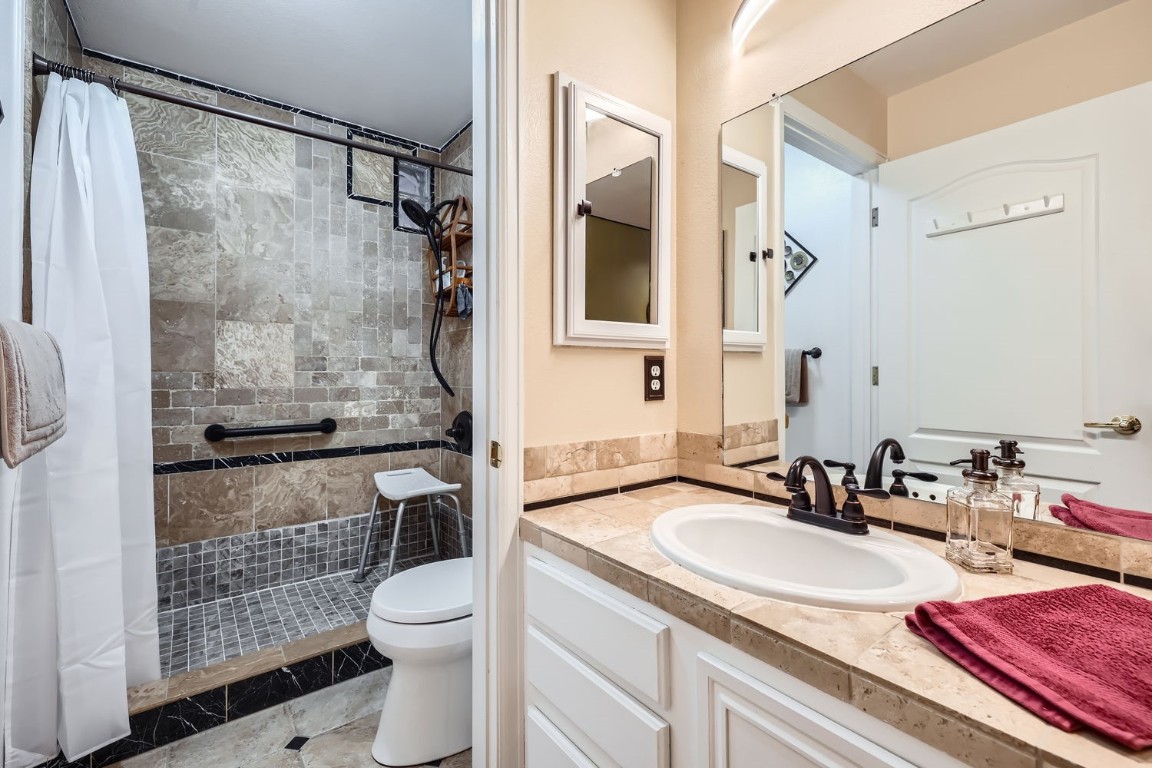 1517 Point DRIVE 17-102