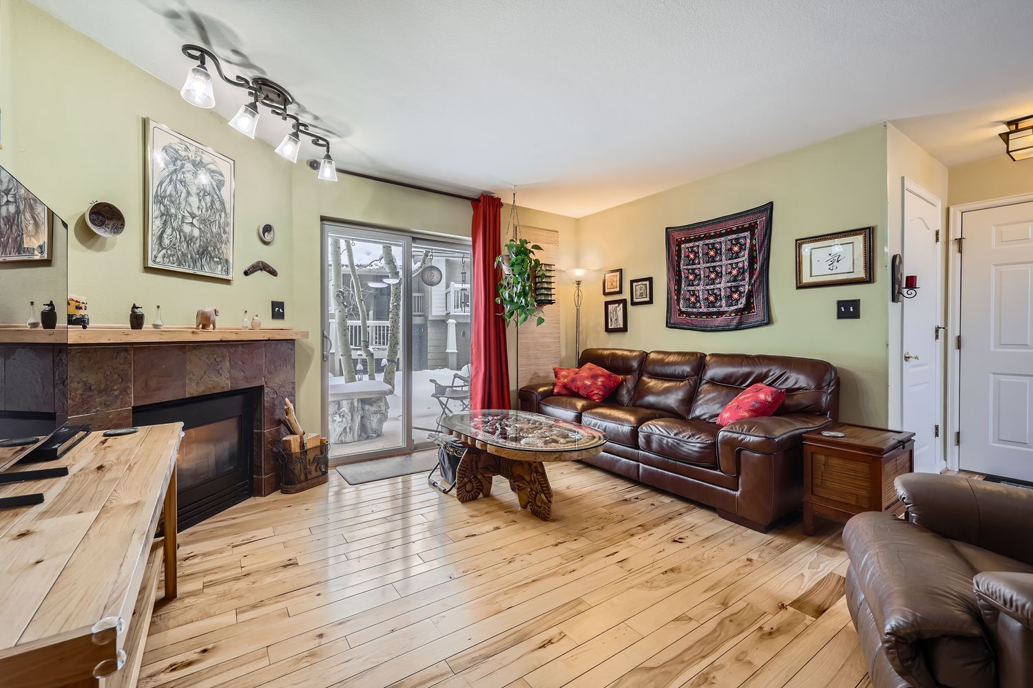 1517 Point DRIVE 17-102