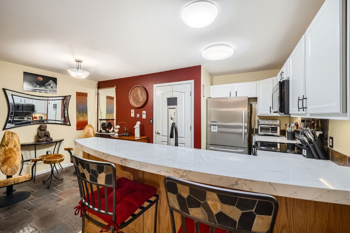 1517 Point DRIVE 17-102