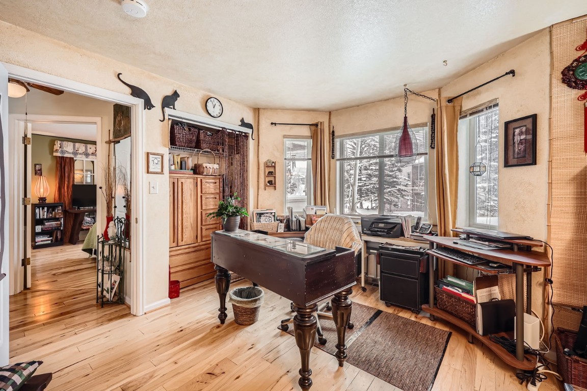 1517 Point DRIVE 17-102