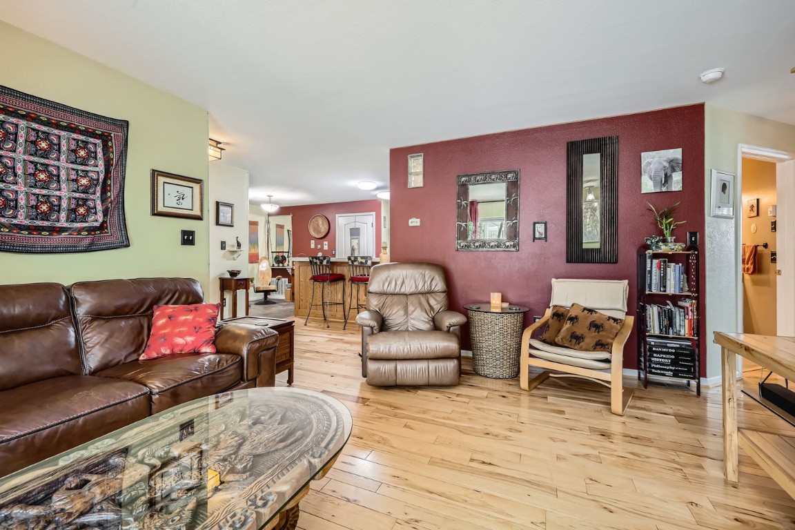 1517 Point DRIVE 17-102