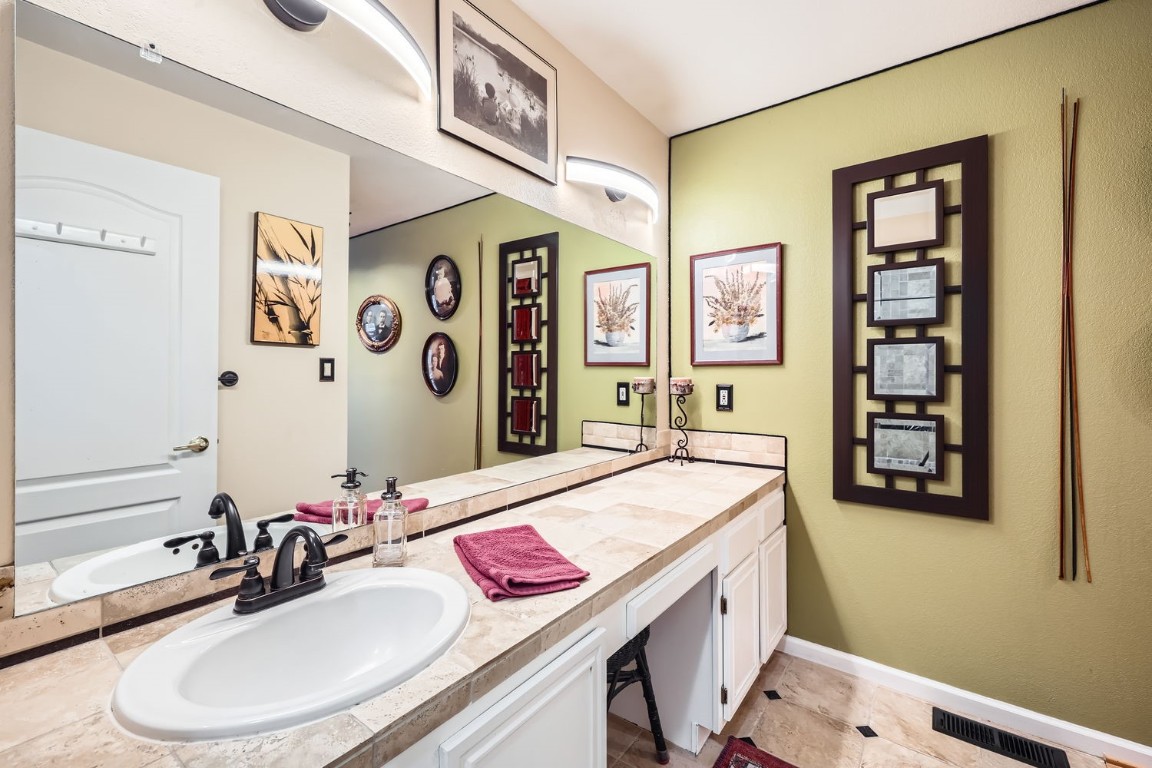 1517 Point DRIVE 17-102