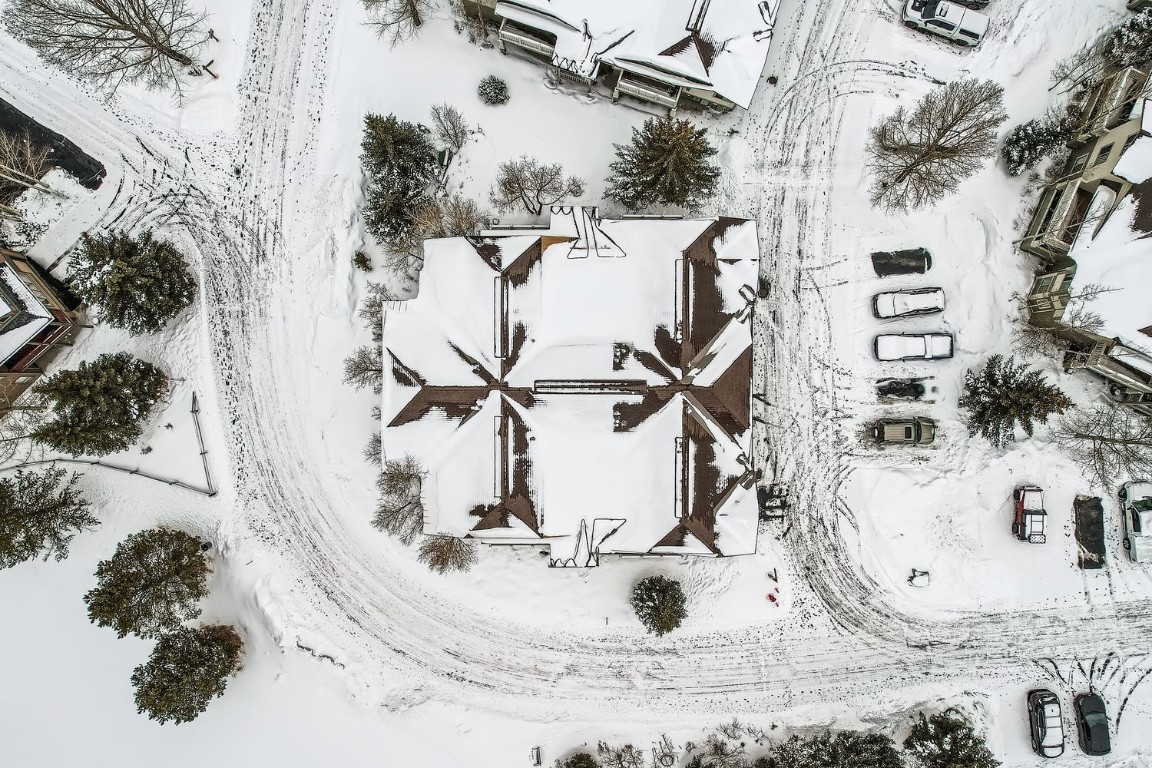 1517 Point DRIVE 17-102