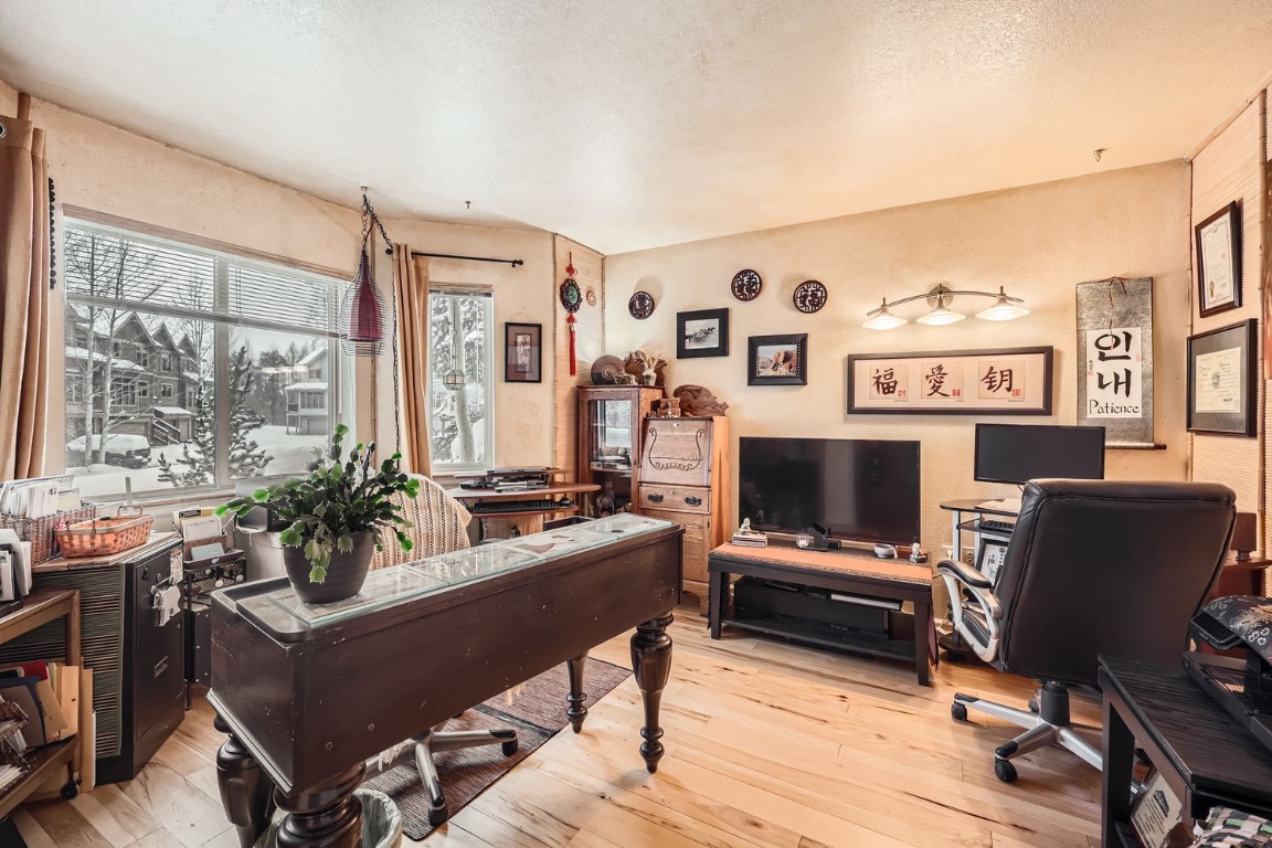 1517 Point DRIVE 17-102