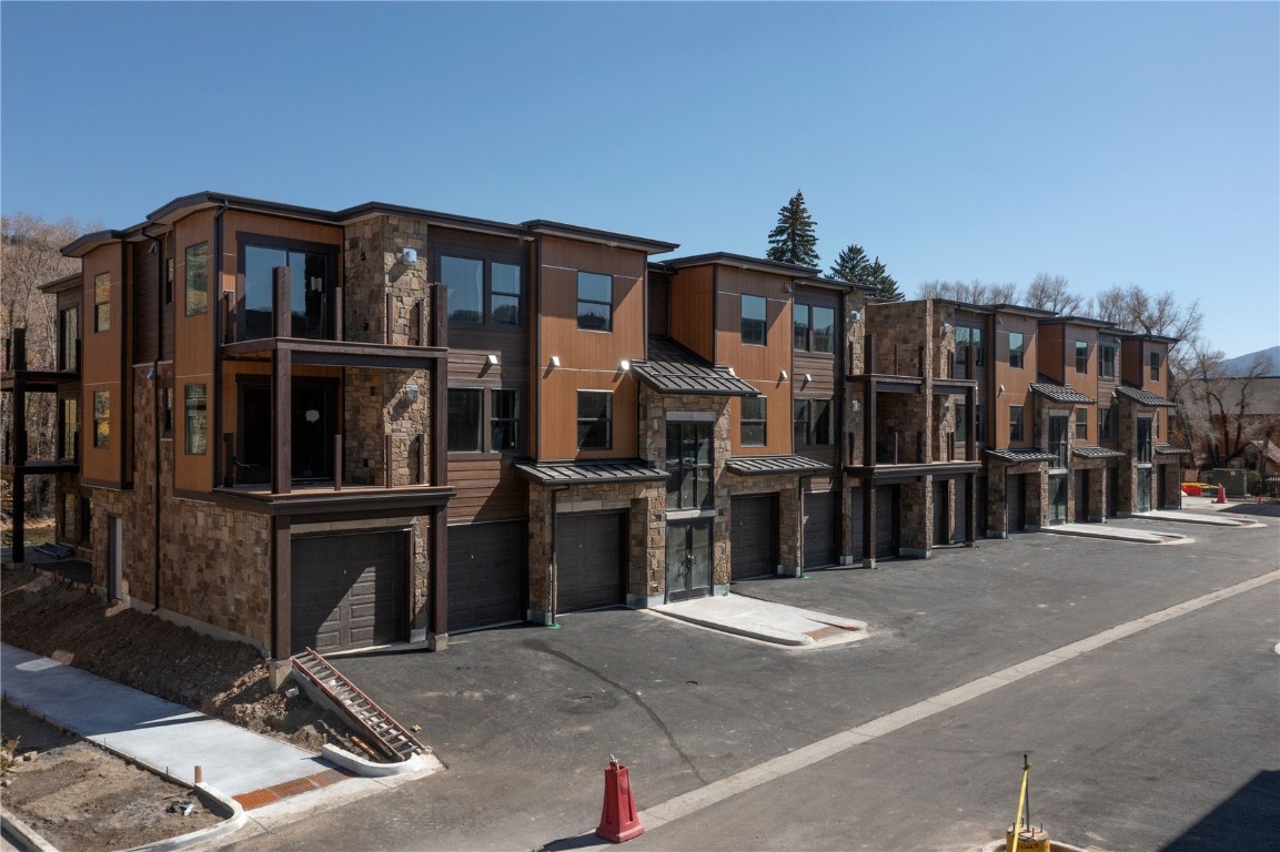1044 Blue River Parkway C-309