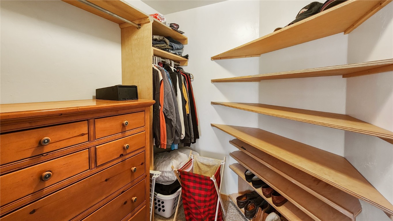 1736 Valley Of The Sun DRIVE