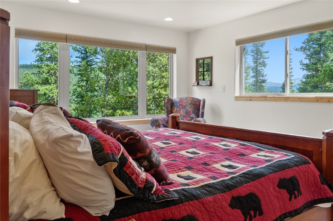 1736 Valley Of The Sun DRIVE