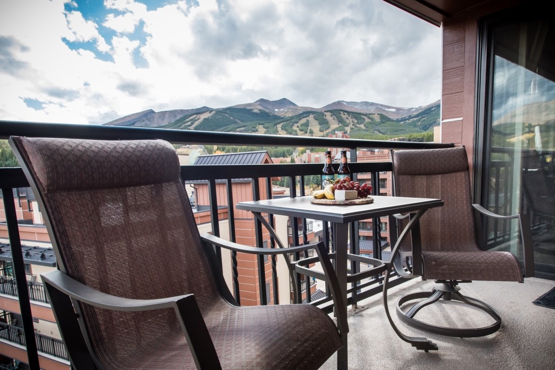 645 S Park AVENUE 705