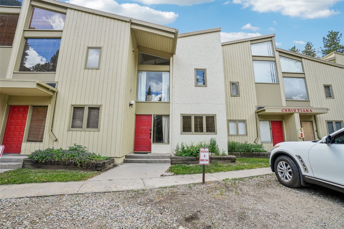 900 Columbine ROAD 104