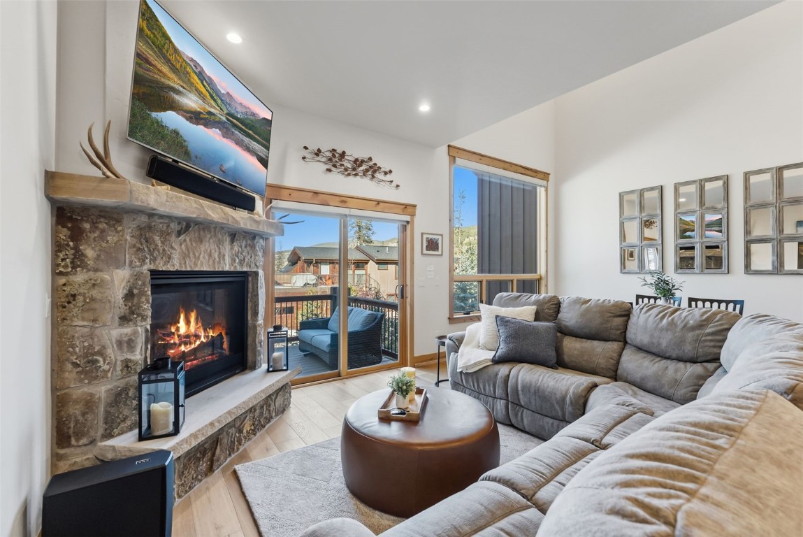 736 INDEPENDENCE ROAD