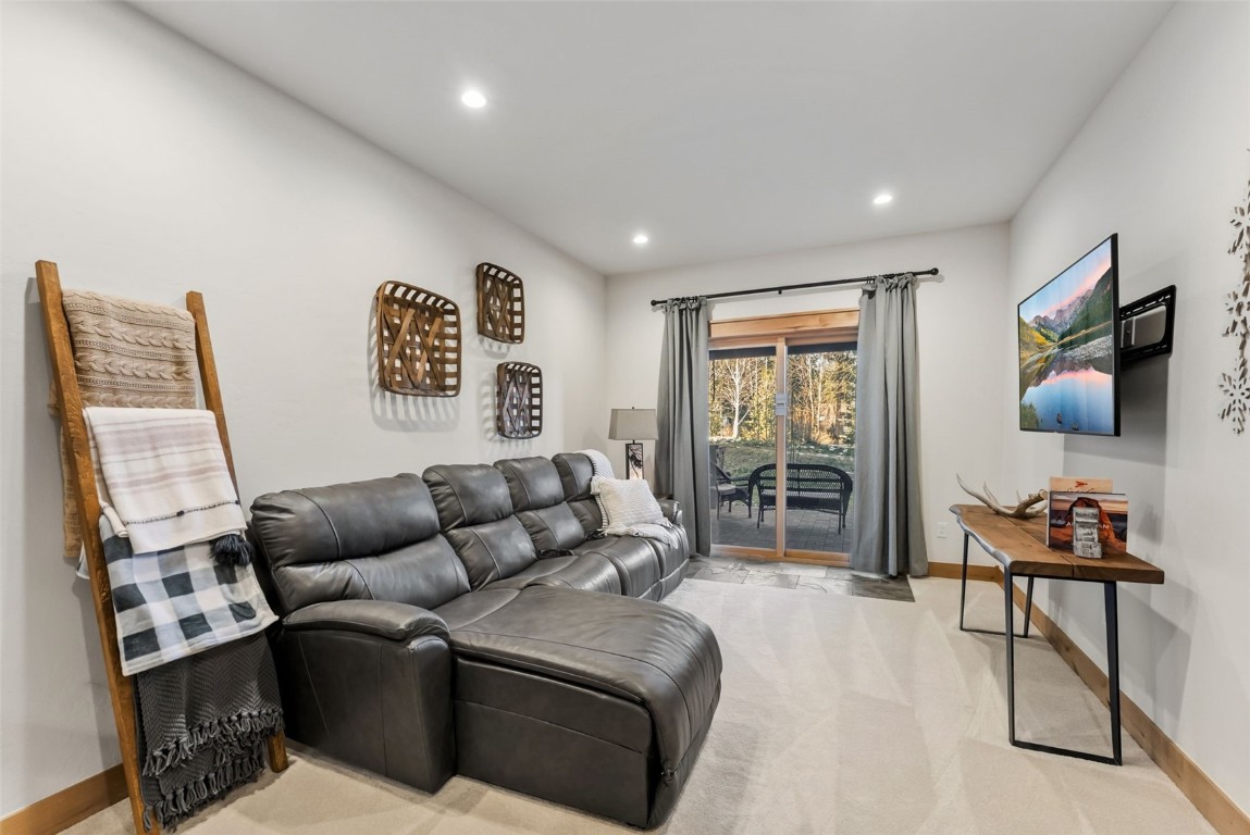 736 INDEPENDENCE ROAD