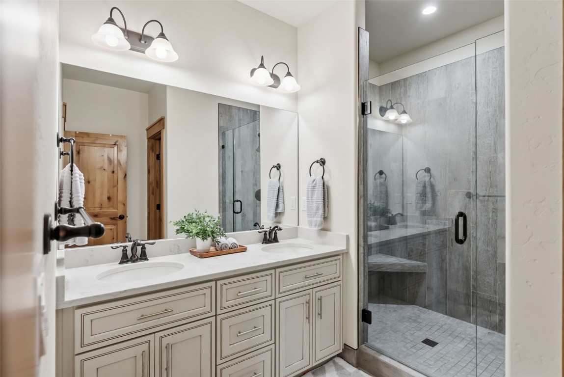 736 INDEPENDENCE ROAD