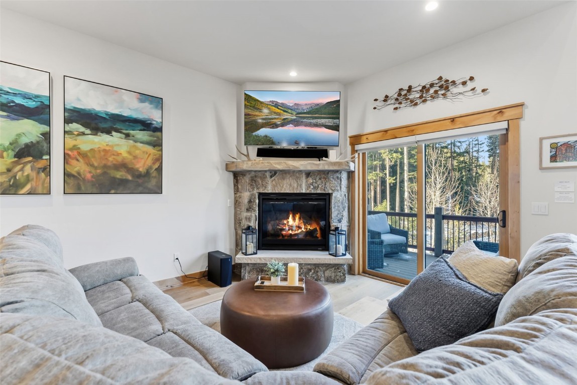 736 INDEPENDENCE ROAD