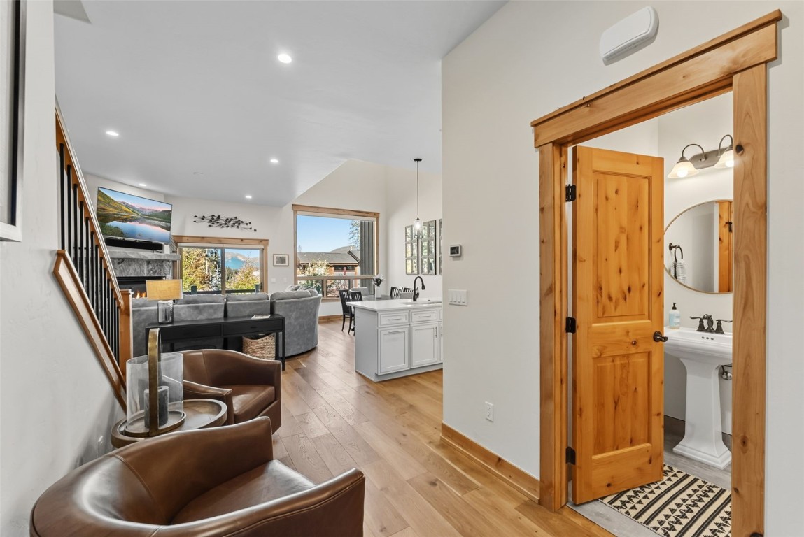 736 INDEPENDENCE ROAD