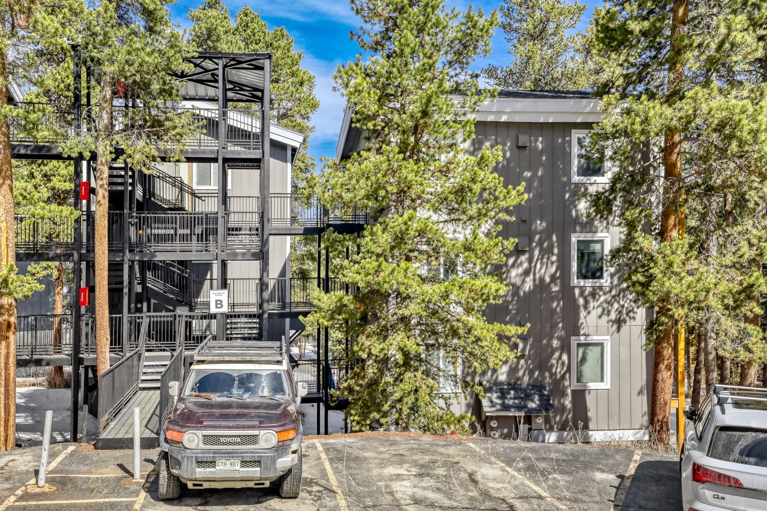 70 Now Colorado COURT B8