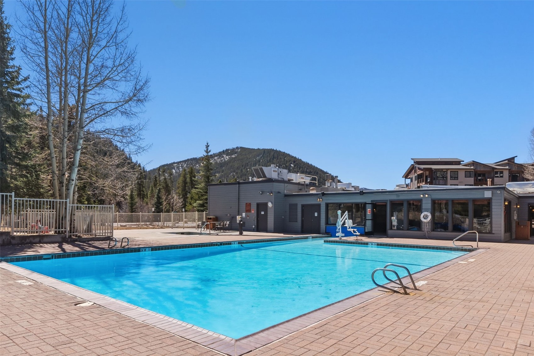 165 ARGENTINE COURT 1405