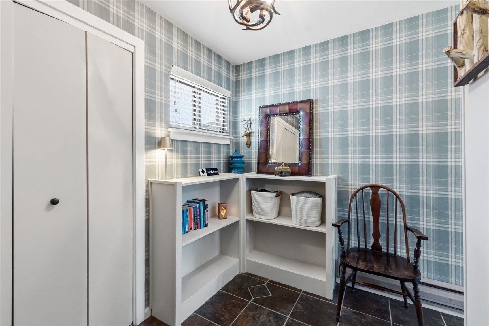 165 ARGENTINE COURT 1405