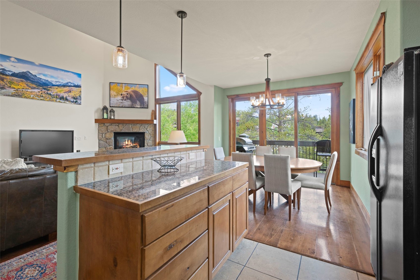 48 Bluff COURT 22