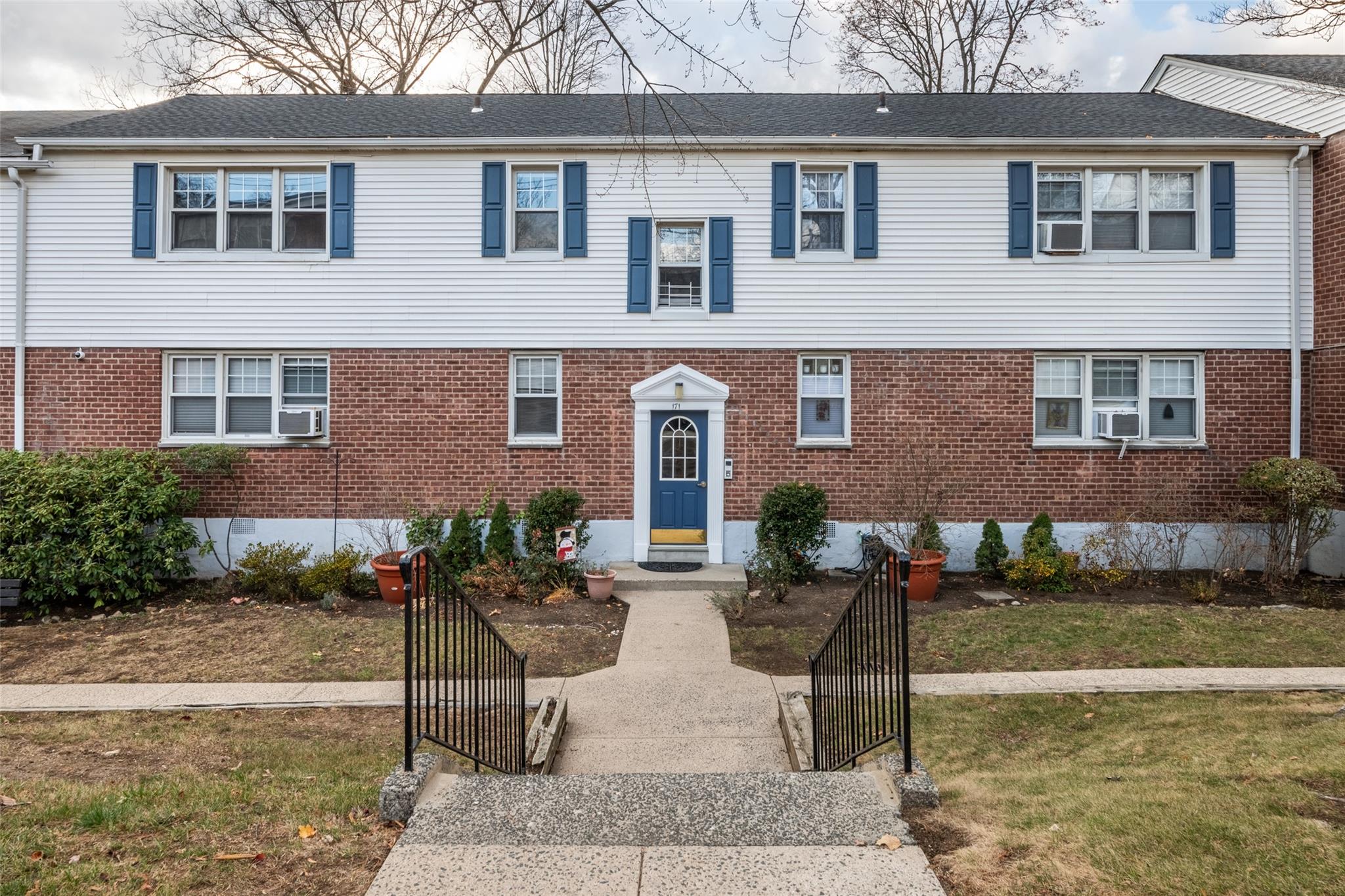 171 Columbus Avenue Unit: 2B