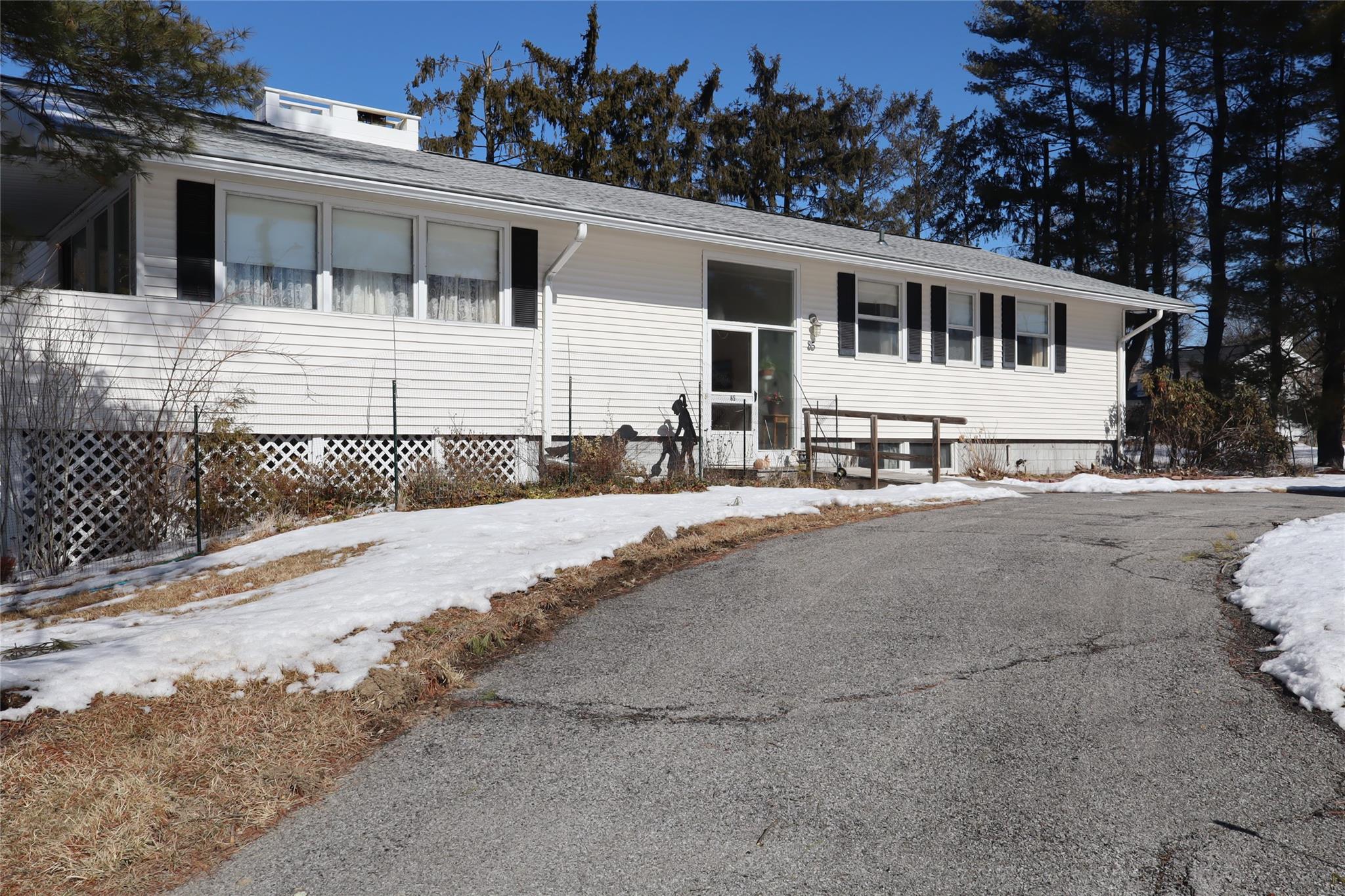 85 Round Hill Road