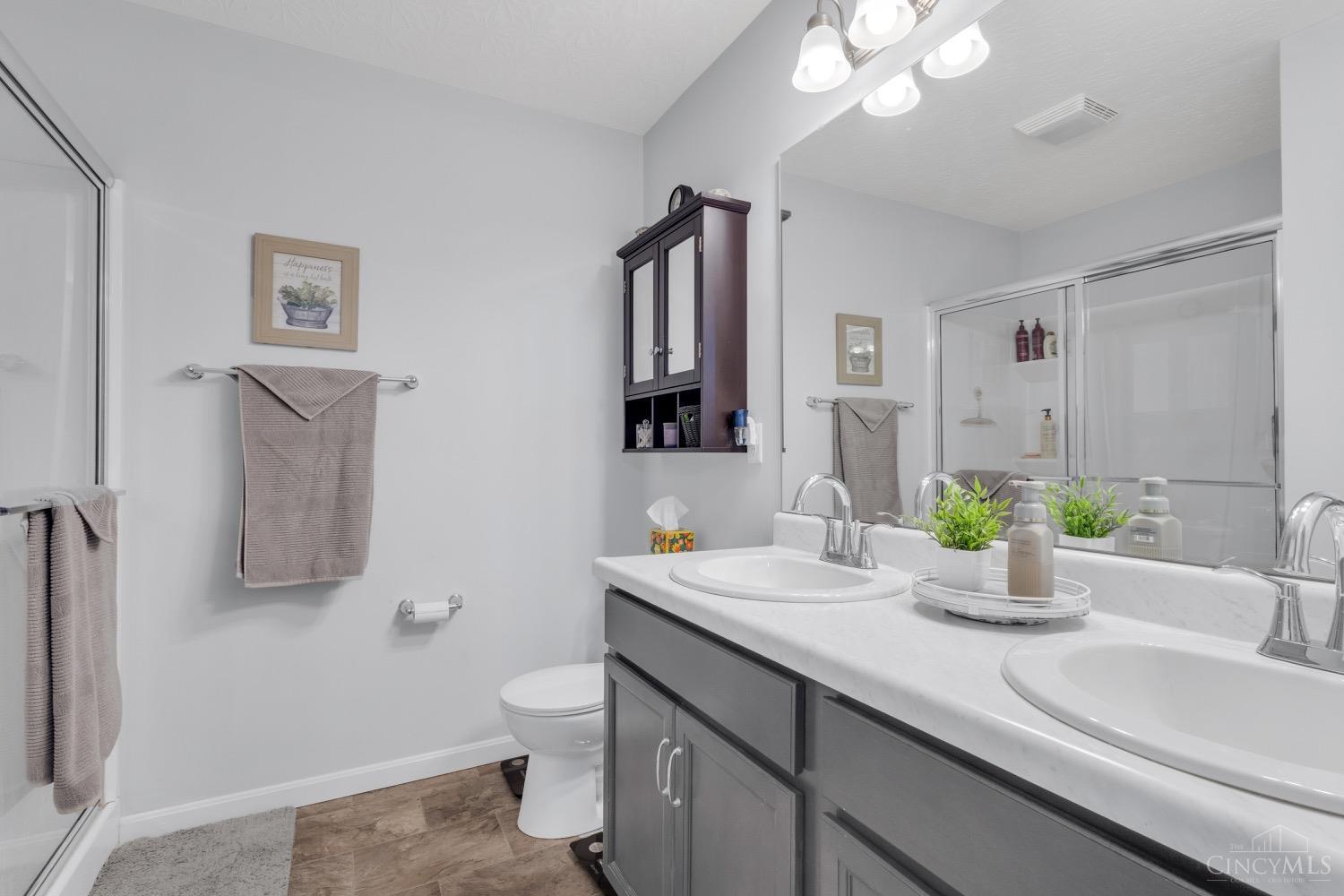 1605 Ashbury Court