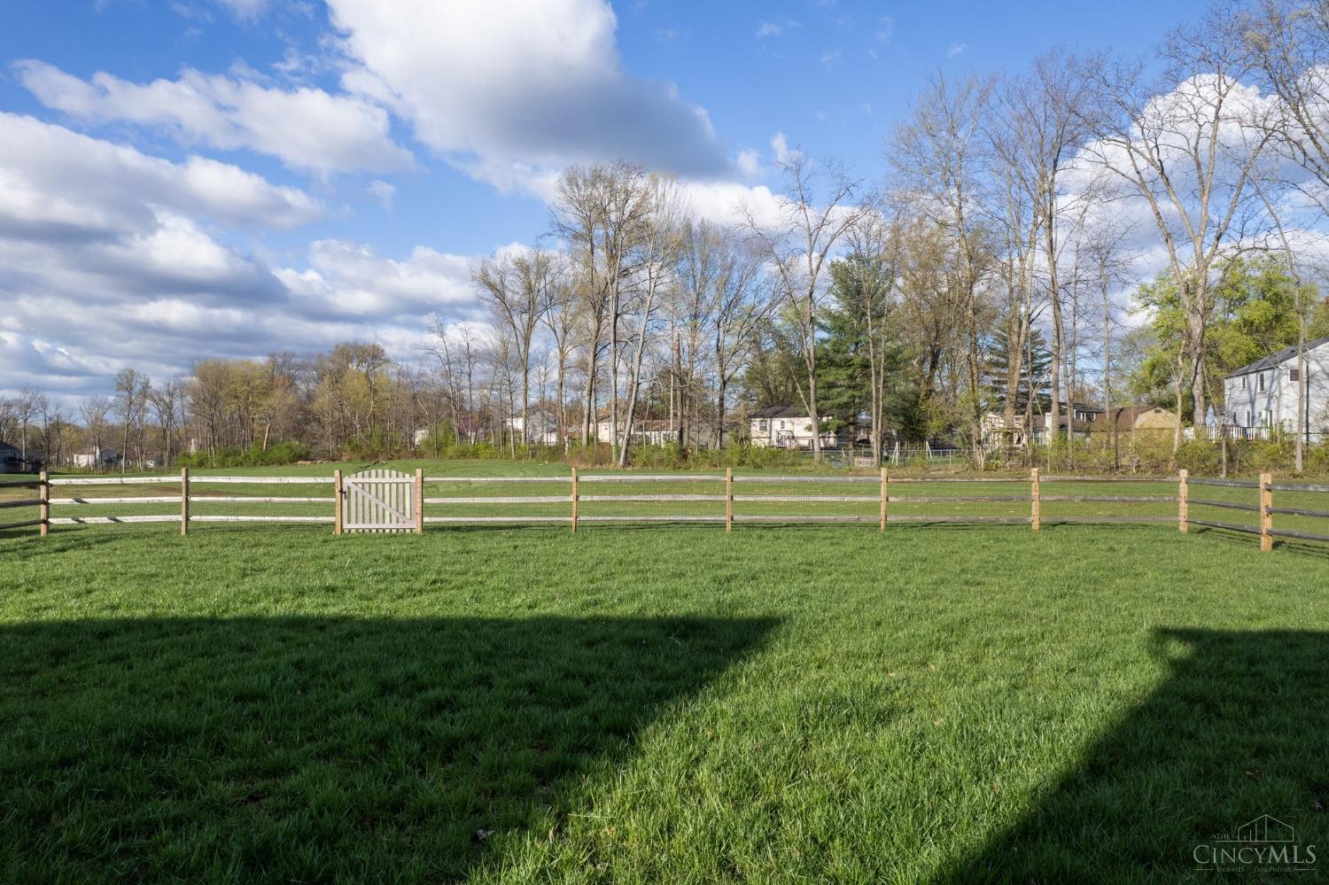 33 Cedarwood Drive