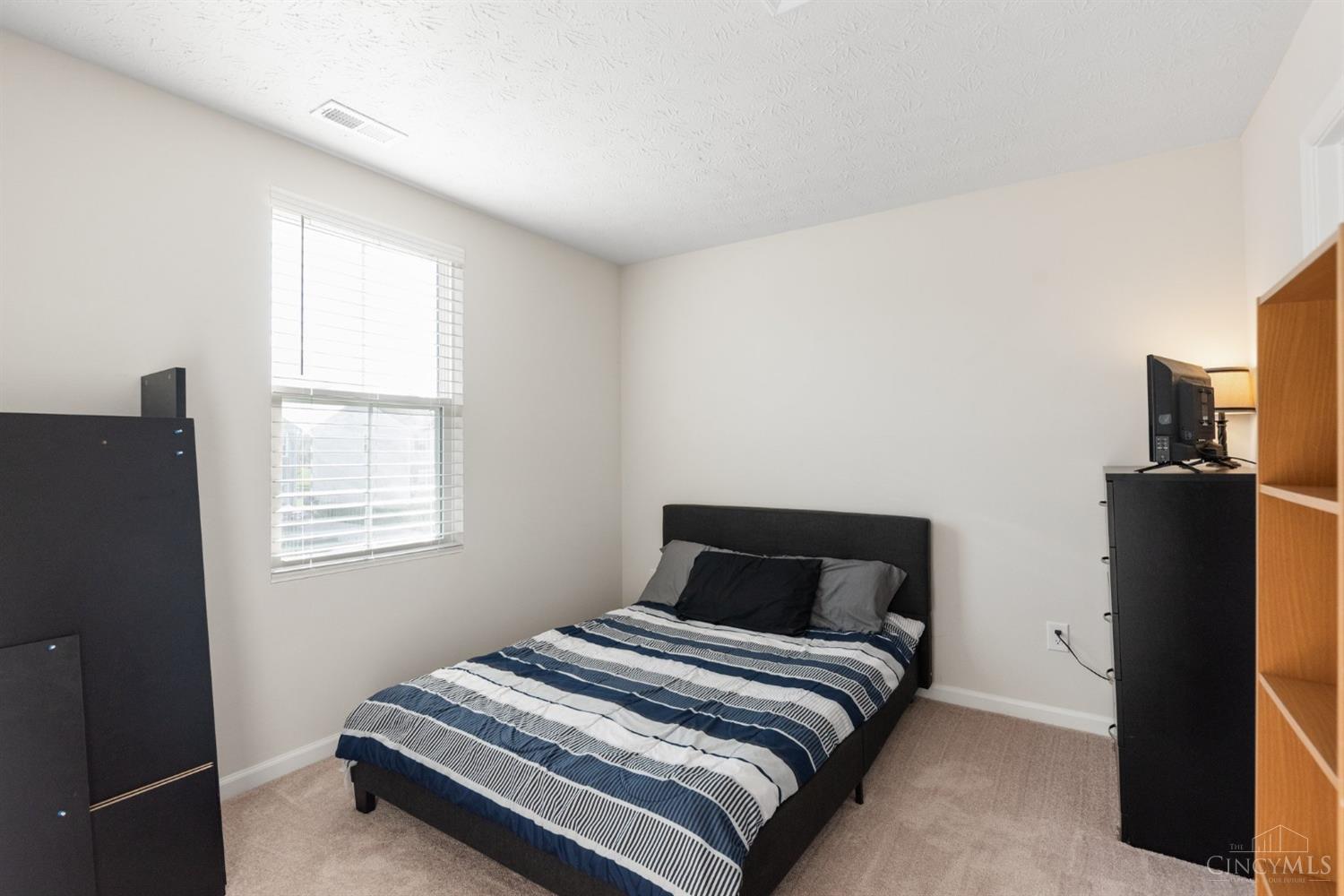 33 Cedarwood Drive