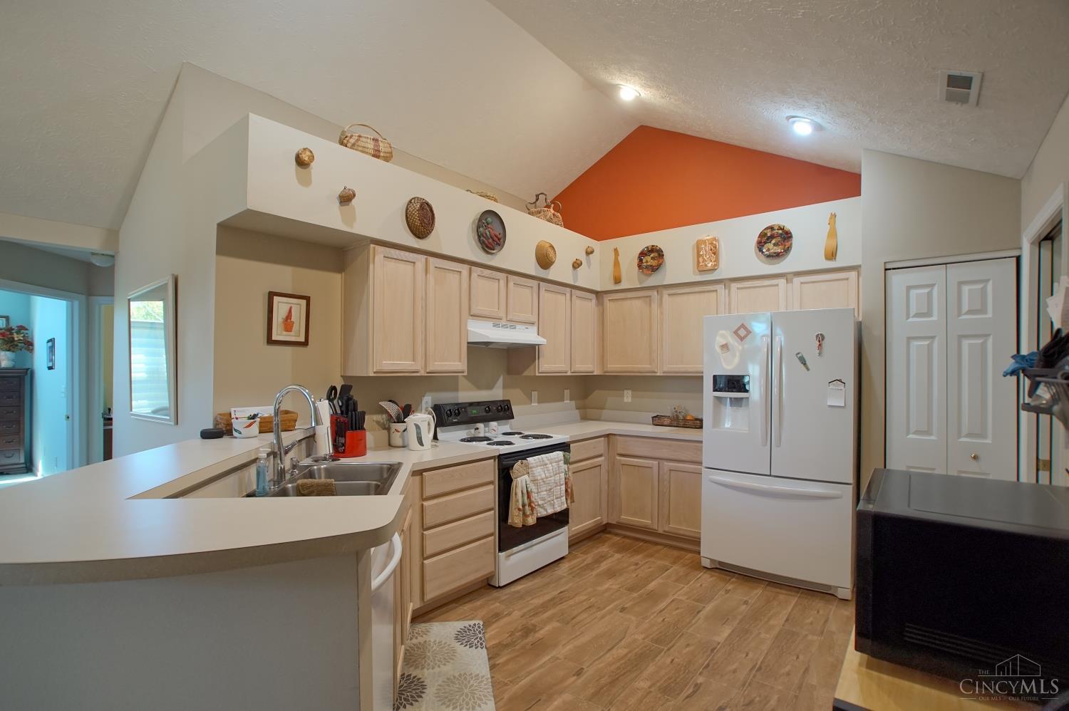 8438 Waterleaf Lane