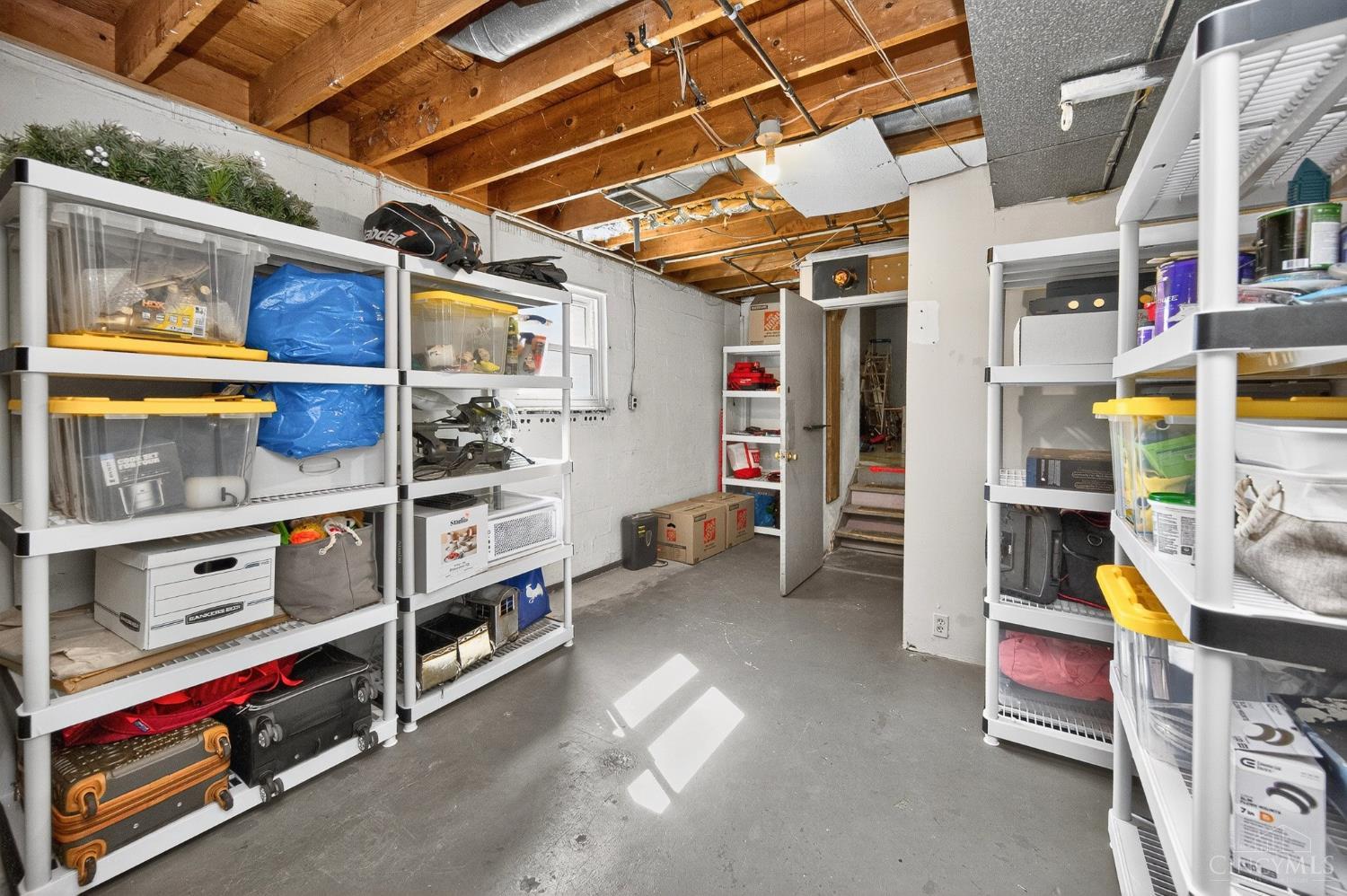 8430 Meadowlark Court