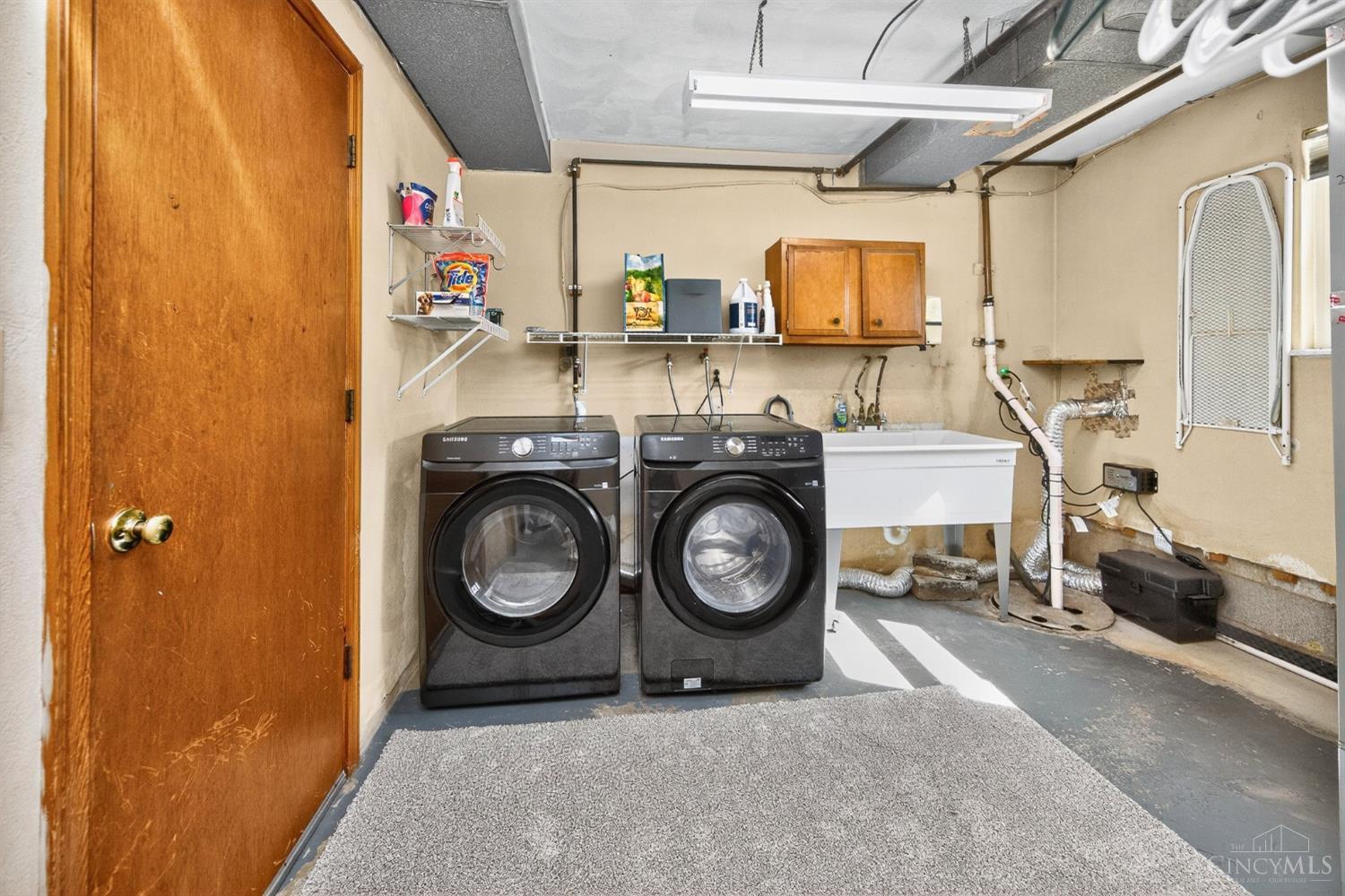 8430 Meadowlark Court