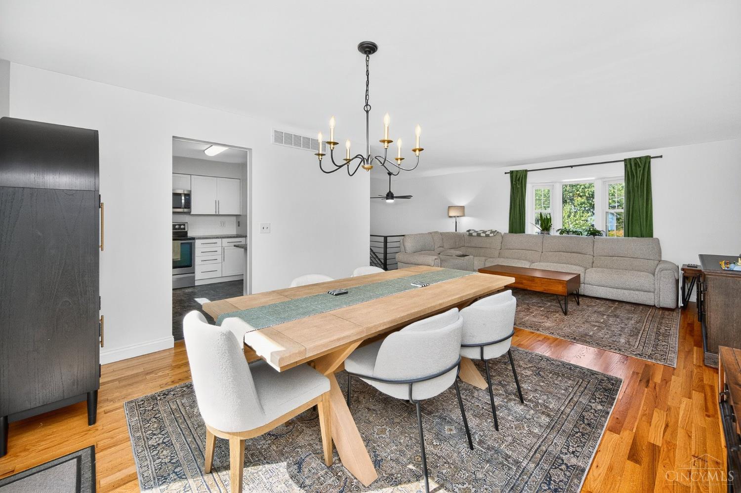 8430 Meadowlark Court